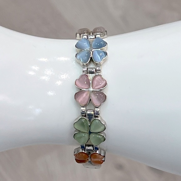 Multicolor Cat’s Eye Floral Magnetic Silver Bracelet - Picture 7 of 10